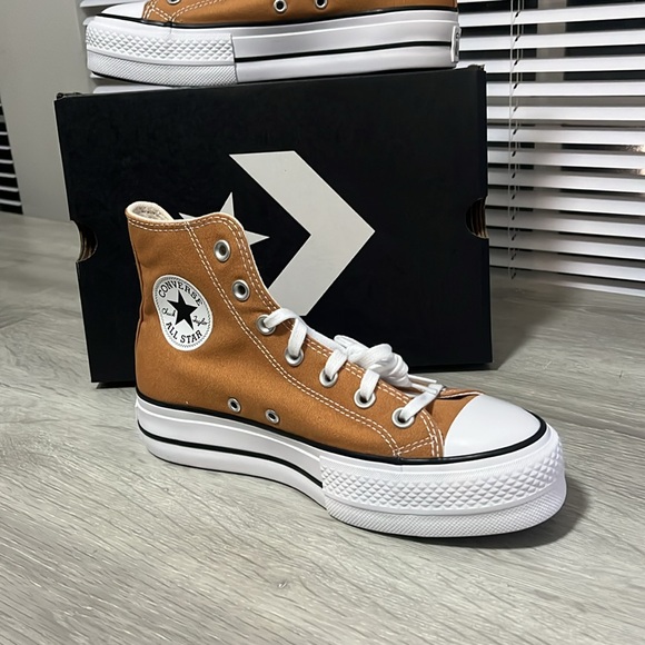 NWT Converse Women's Chuck Taylor All Star Lift Platform 'Gingersnap' Shoes - Picture 8 of 9